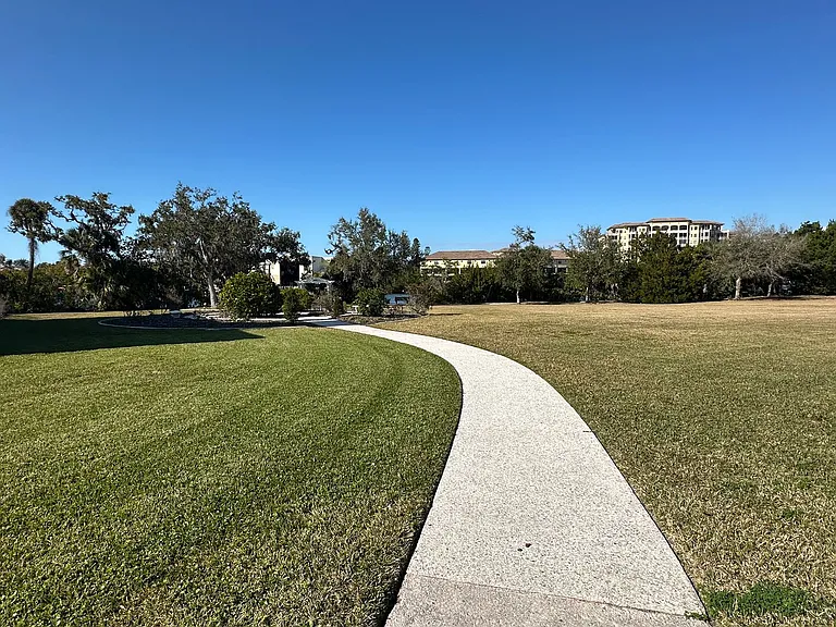 Phillippi Square Apartments — Photo 21