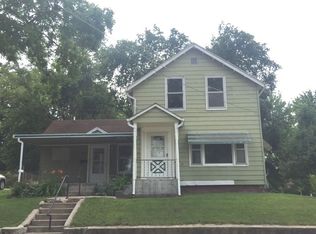 922 W 7th St, Dixon, IL 61021