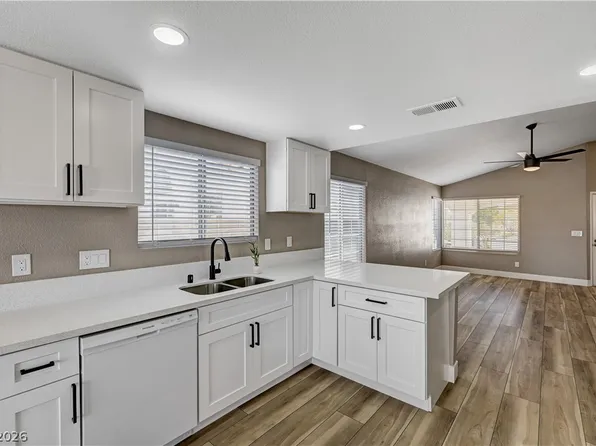 1369 Torington Dr, Las Vegas, NV 89108