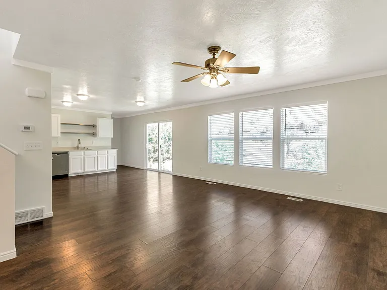 308 E Steep Mountain Dr — Photo 2