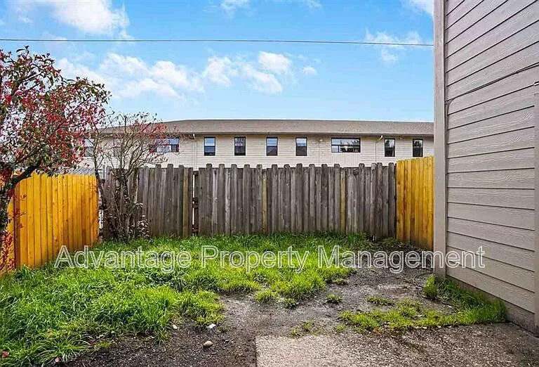 1455 NW Division St #2 — Photo 19