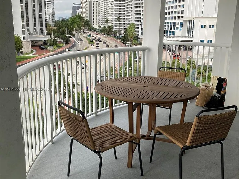 5401 Collins Ave #320 — Photo 51