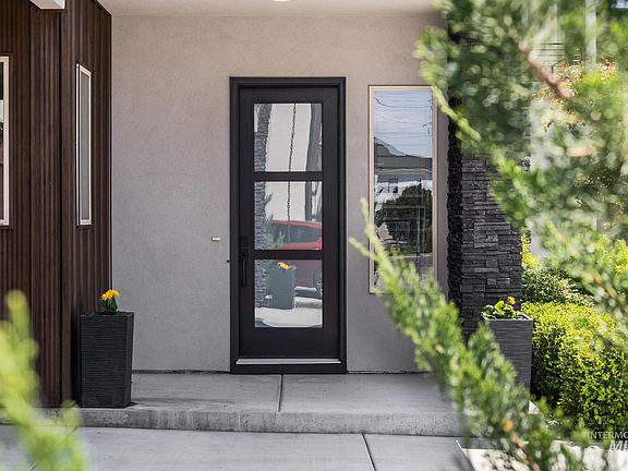 5th image of 5076 Thorton Ln