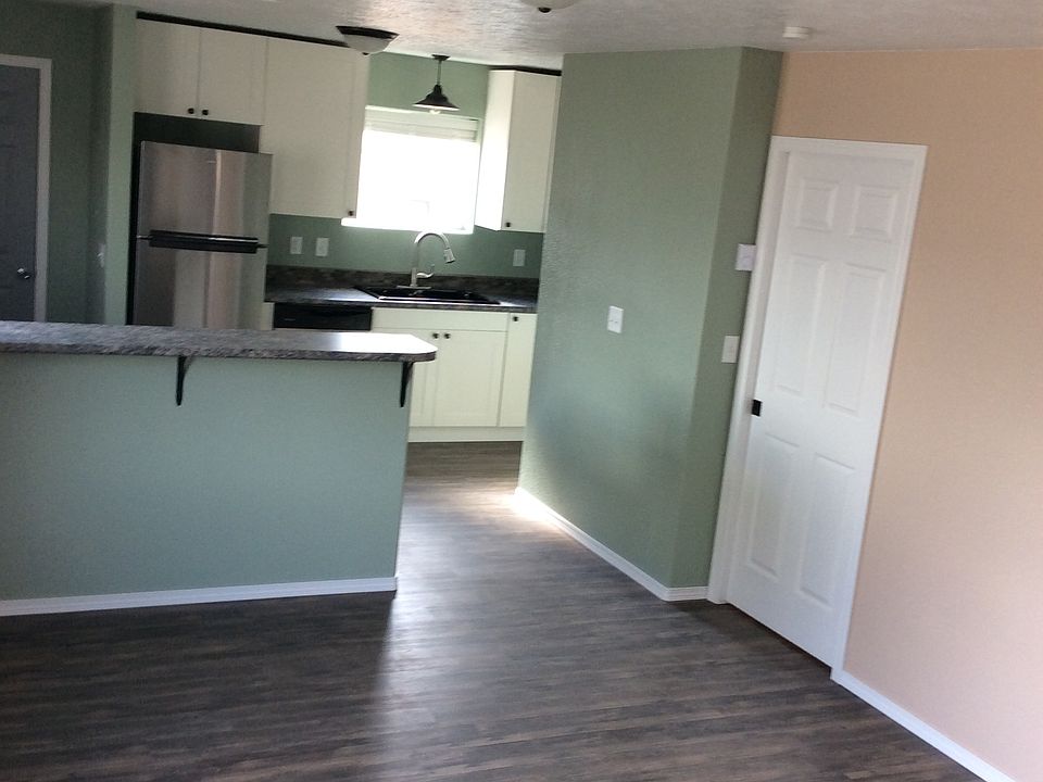 Living room/ kitchen