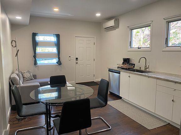 5th image of 8 Sheppard Dr #2