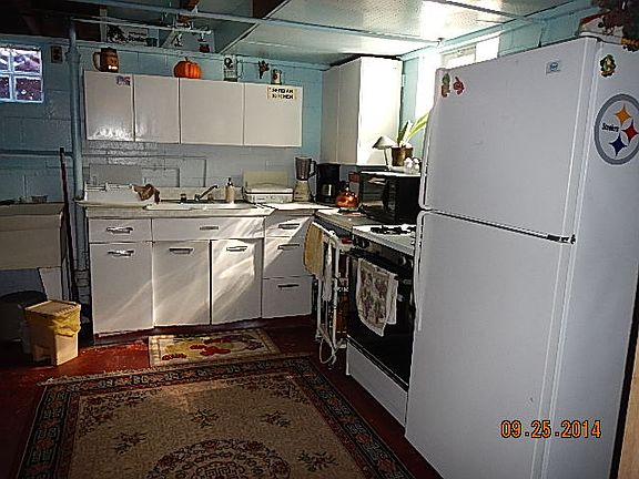 KITCHEN IN THE BASEMENT