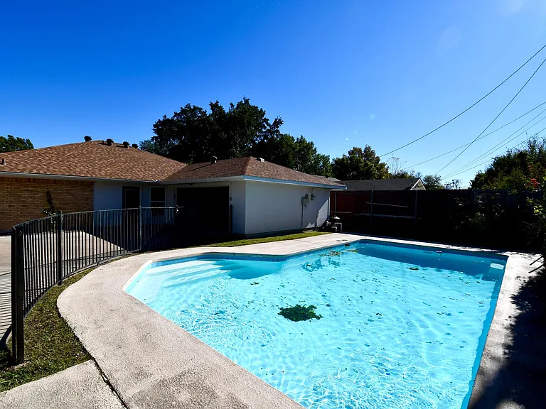 2705 Twin Post Ct — Photo 2