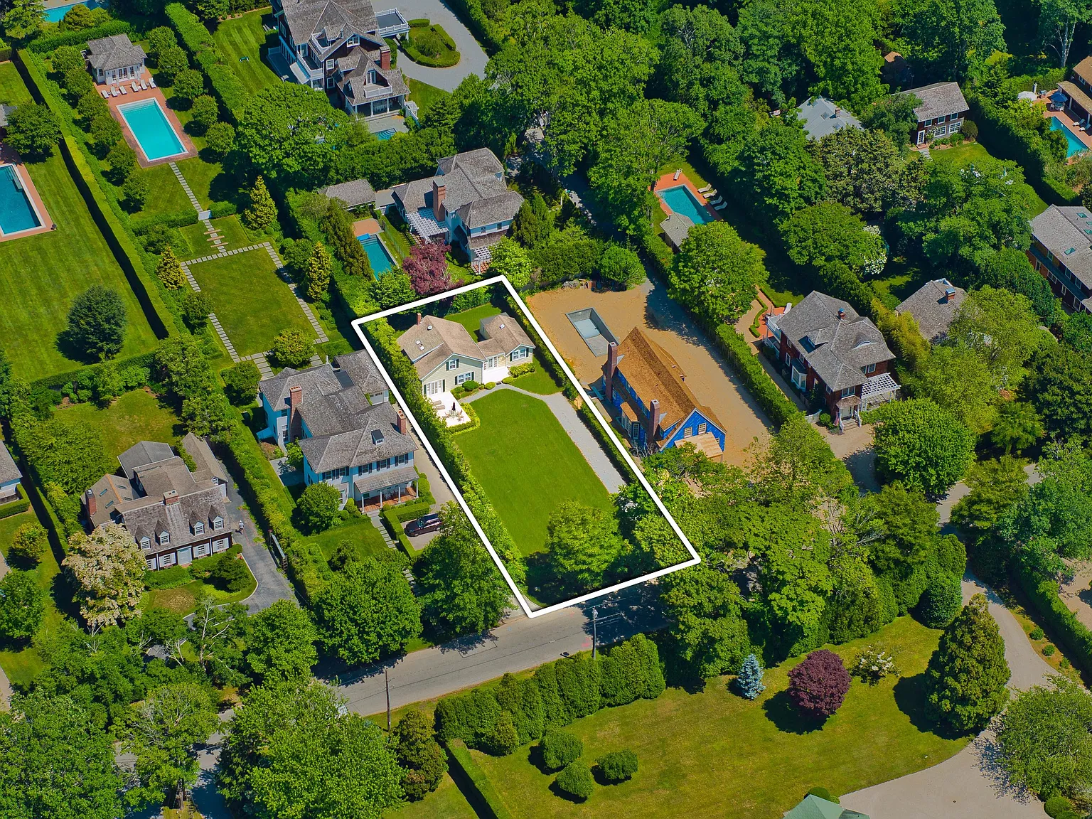 Trophy Location On Toylsome - Southampton Village — Photo 1