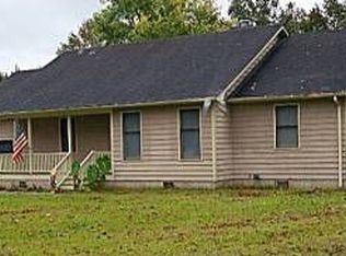 1239 Nine Foot Rd, Newport, NC 28570