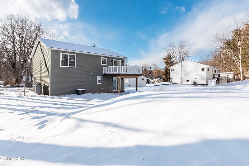 3rd image of 4 Williams Street