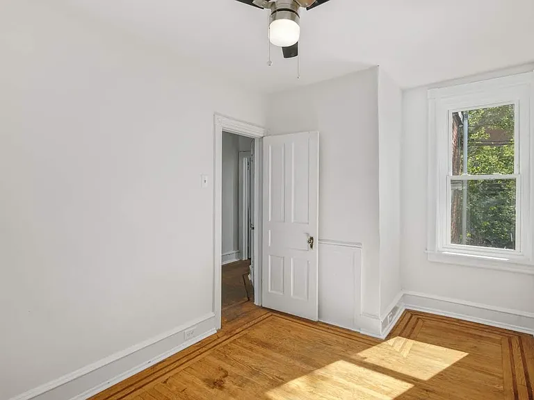 5326 Addison St — Photo 15