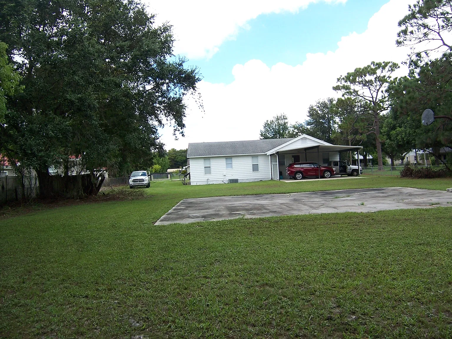 3 bed, 1.5 bath, 1638 sqft, $2,200 — Photo 3