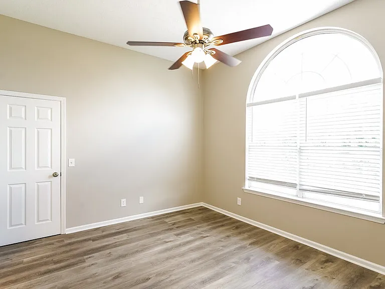841 Post Oak Dr — Photo 9