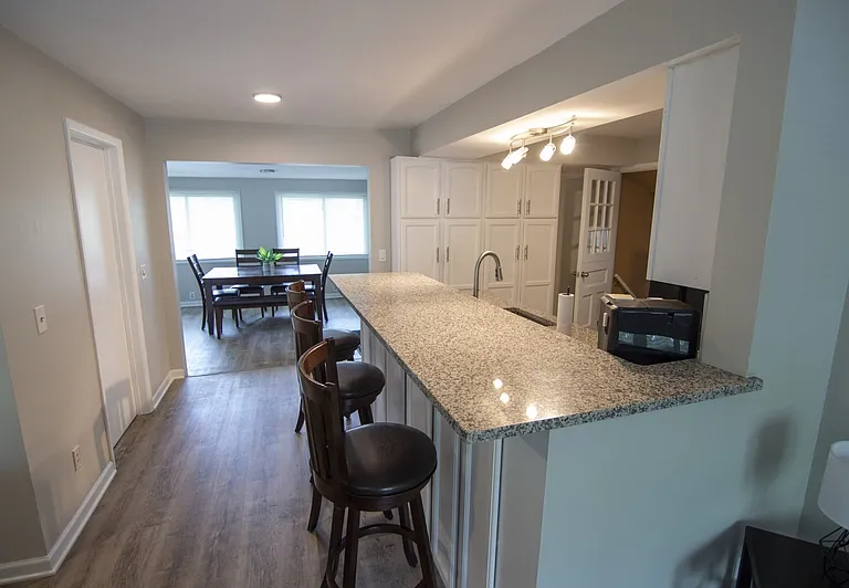 6125 Broadview Rd — Photo 14