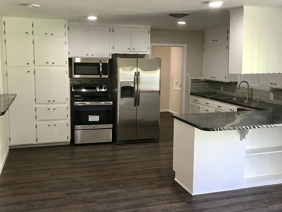 1st image of 2602 W Avenue Z
