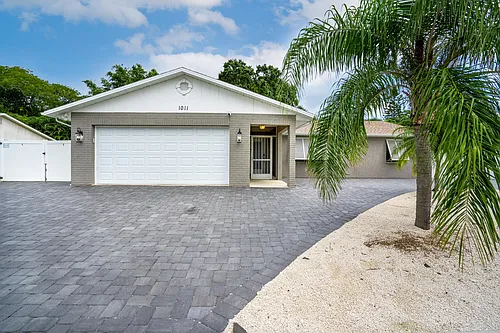 1011 67th Avenue Dr W Photo 1