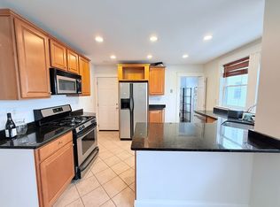 2A Victoria St APT 2, Boston, MA 02125