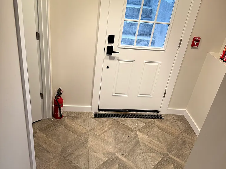 447 S Aiken Ave #1 — Photo 16