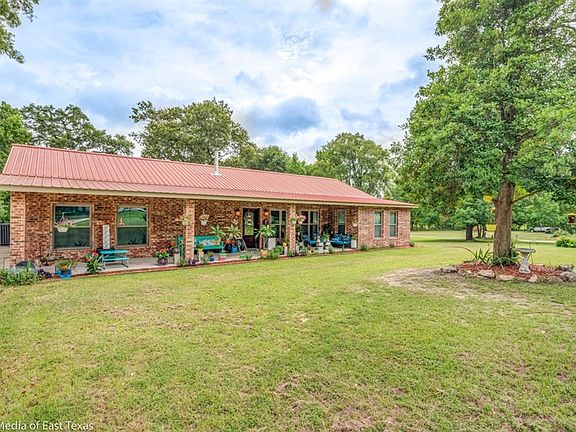 4th image of 3111 Benton Dr