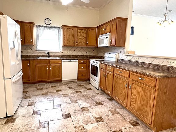 5th image of 25 Copperleaf Dr