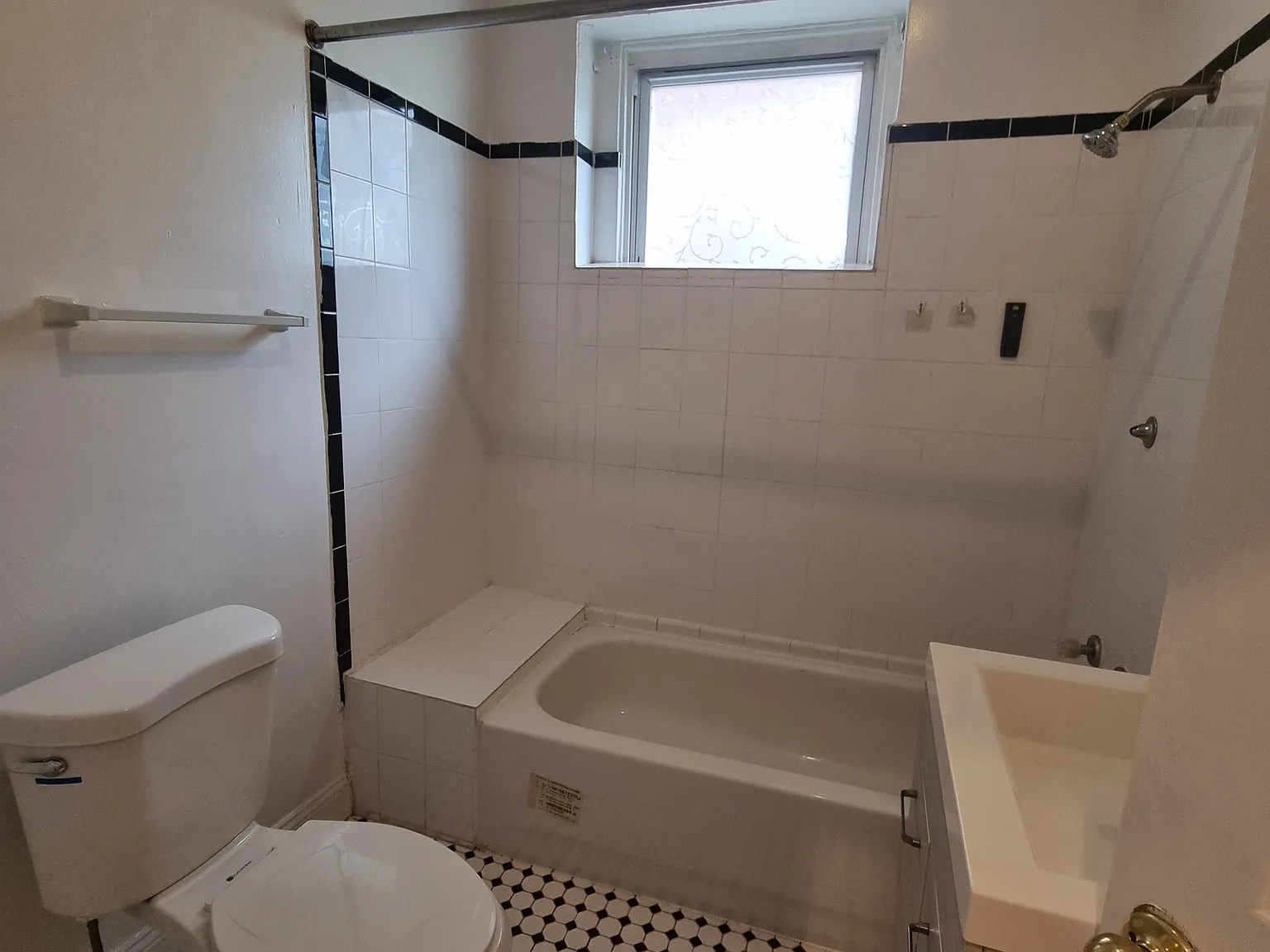 Studio, 346 sqft, $795 — Photo 4