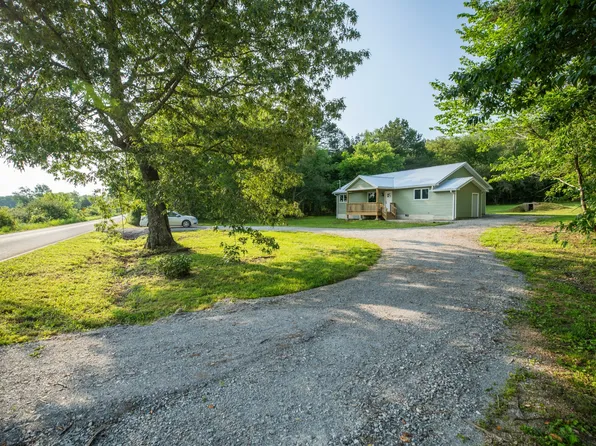 1320 Napier Lake Rd, Hohenwald, TN 38462