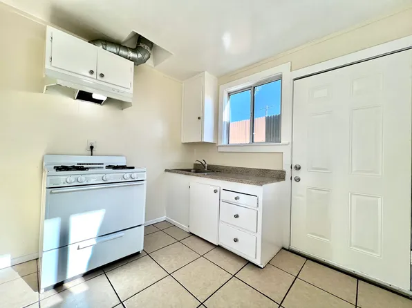 721 Flint Ave APT B, Wilmington, CA 90744