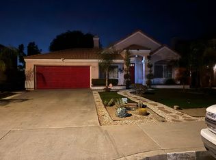 700 Periwinkle Ln, Perris, CA 92571