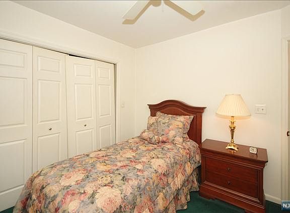 5th image of 327 Washington Ave