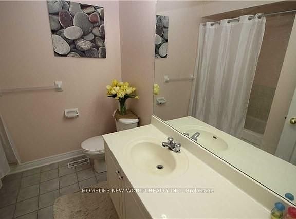 4th image of 76 Pond Dr