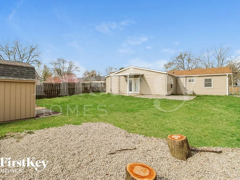 958 Sheffield Dr — Photo 15