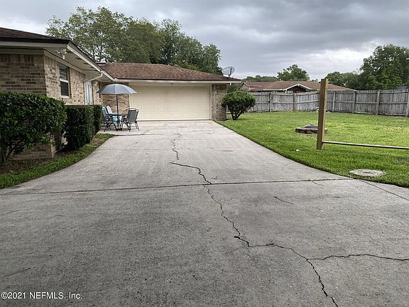 5th image of 3563 S Hoover Ln
