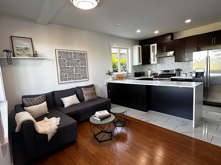 11014 Cornell Ave S — Photo 4