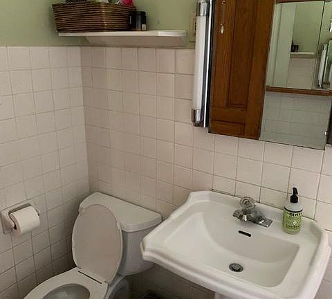 4th image of 2733 N Troy St #1