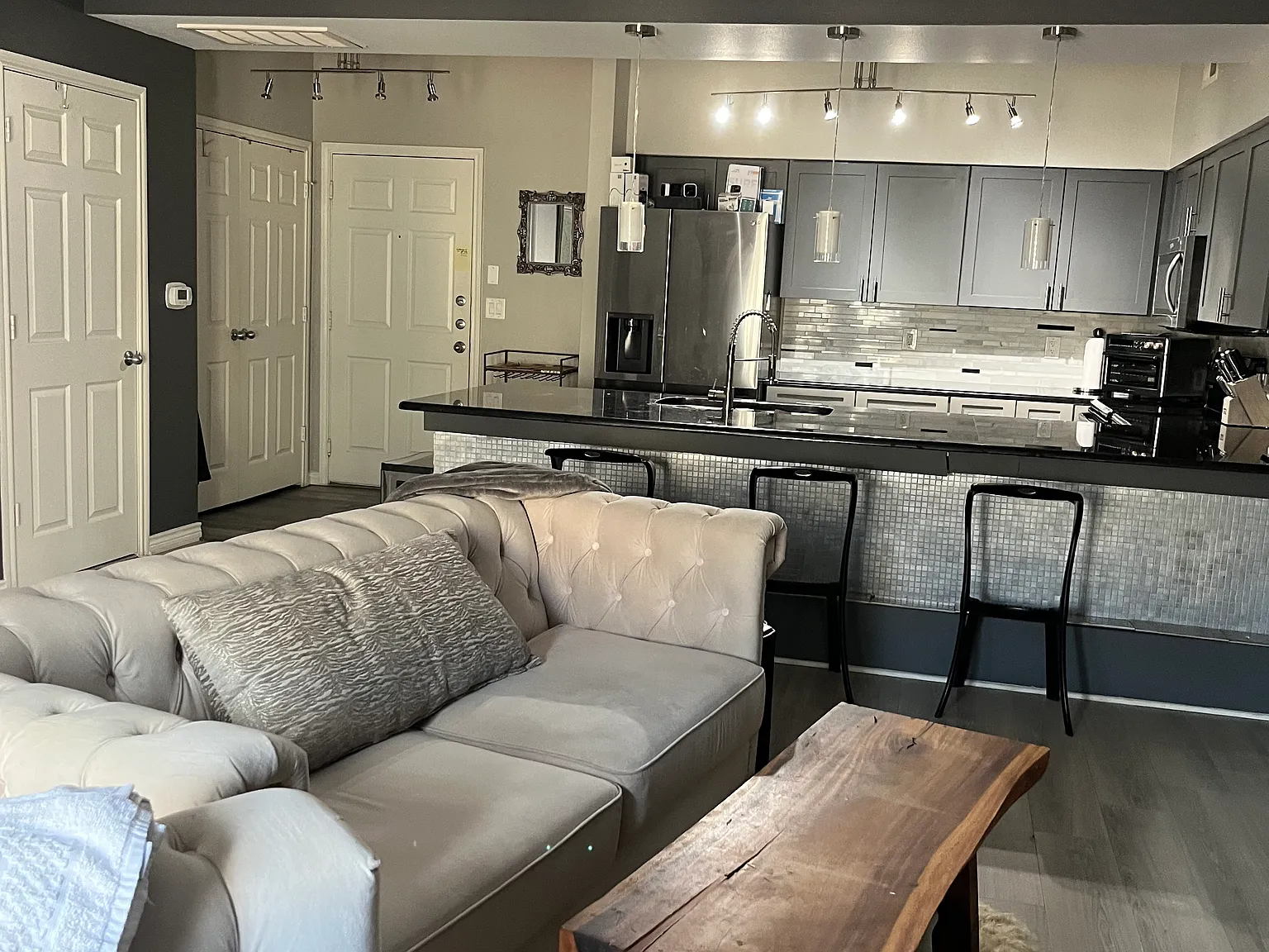 2 bed, 1200 sqft, $1,995 — Photo 3
