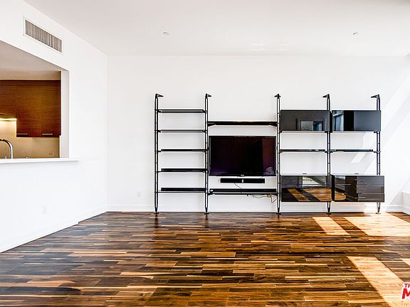 4th image of 900 W Olympic Blvd Floor 31