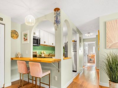 40 Fountain Ln APT 2, Weymouth, MA, 02190