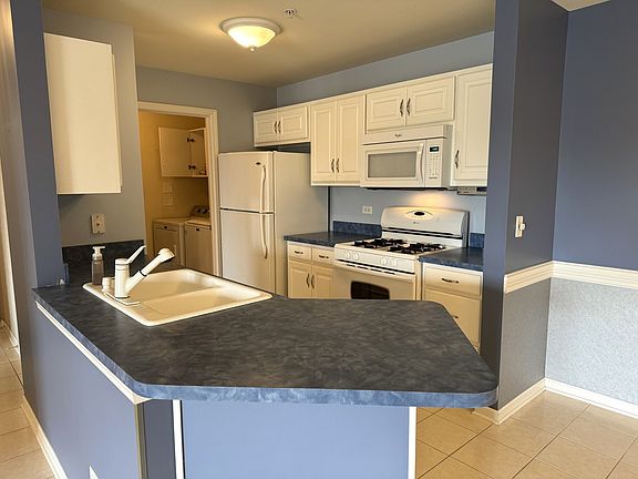 3rd image of 20335 S Rainford Dr APT 2D