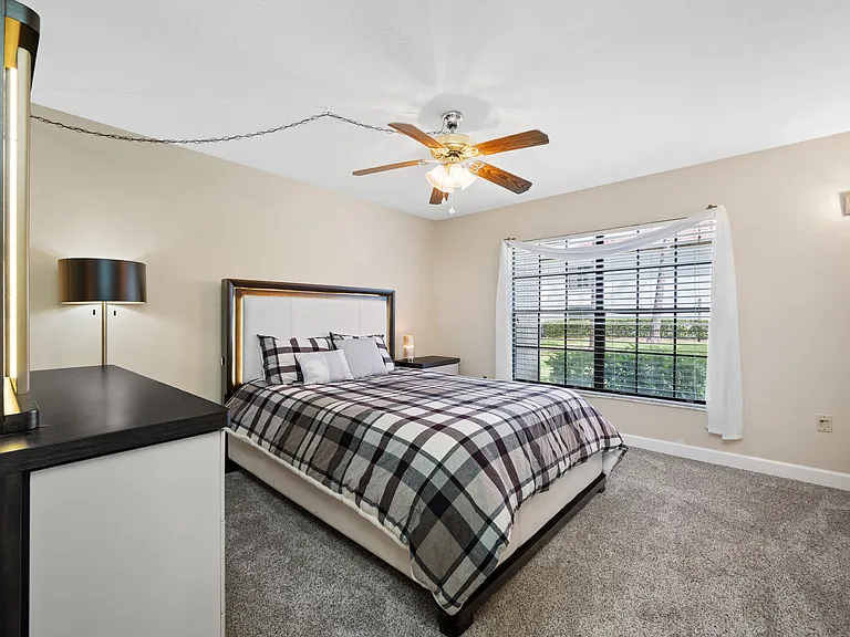 3301 Crystal Ct #D — Photo 18