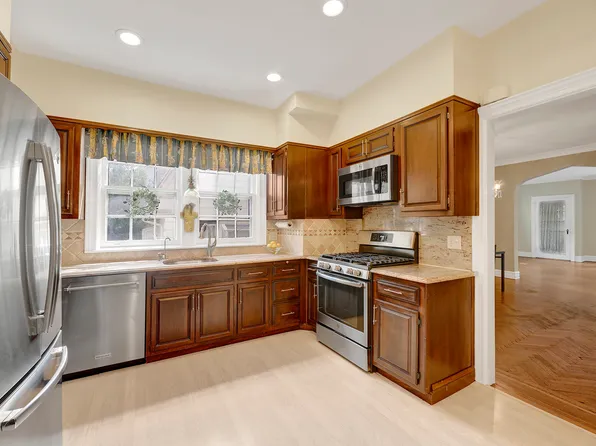 129 97th Street image 8 of 29