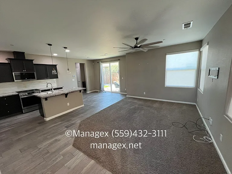 3069 Mount Rainier Ln — Photo 2