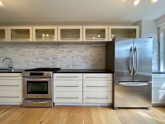 5th image of 115 E 122nd St #8H