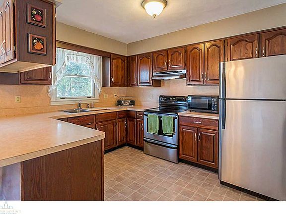 5th image of 13790 Benton Road