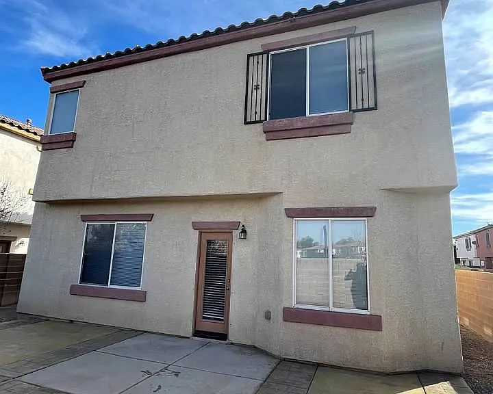 731 Emerald Idol Pl — Photo 4