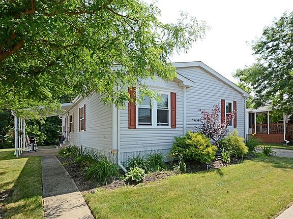 3rd image of 49 Periwinkle Dr