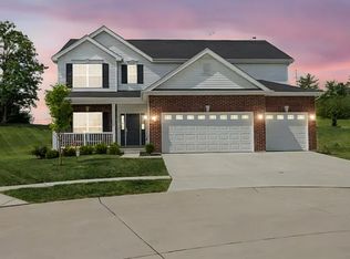 1024 Miremont Dr, Ballwin, MO 63011
