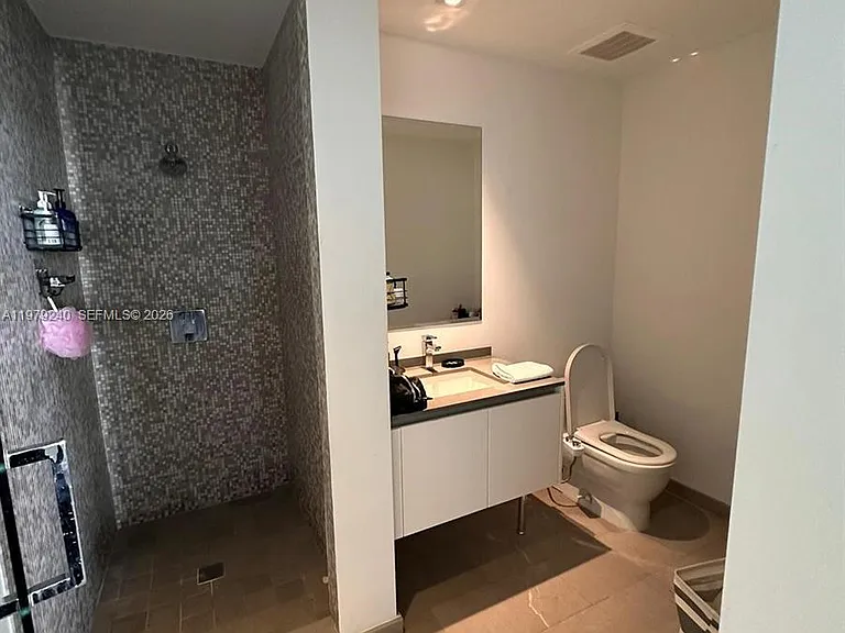 88 SW 7th St #810 — Photo 8