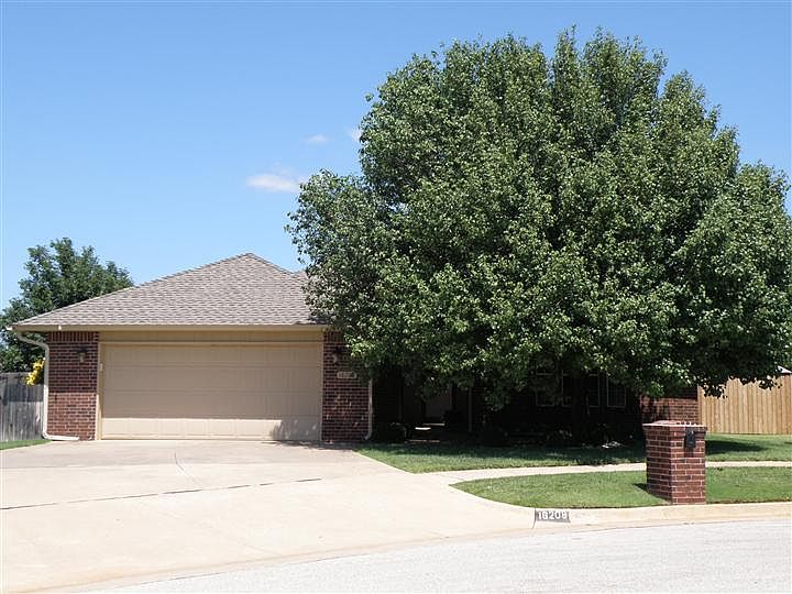 1st image of 16208 Clear Creek Dr
