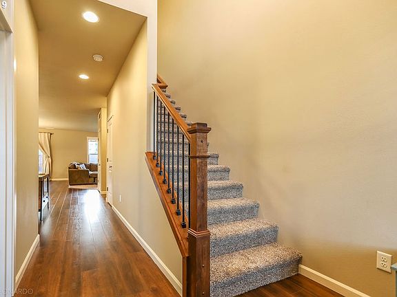 5th image of 10418 NE 95th Ave