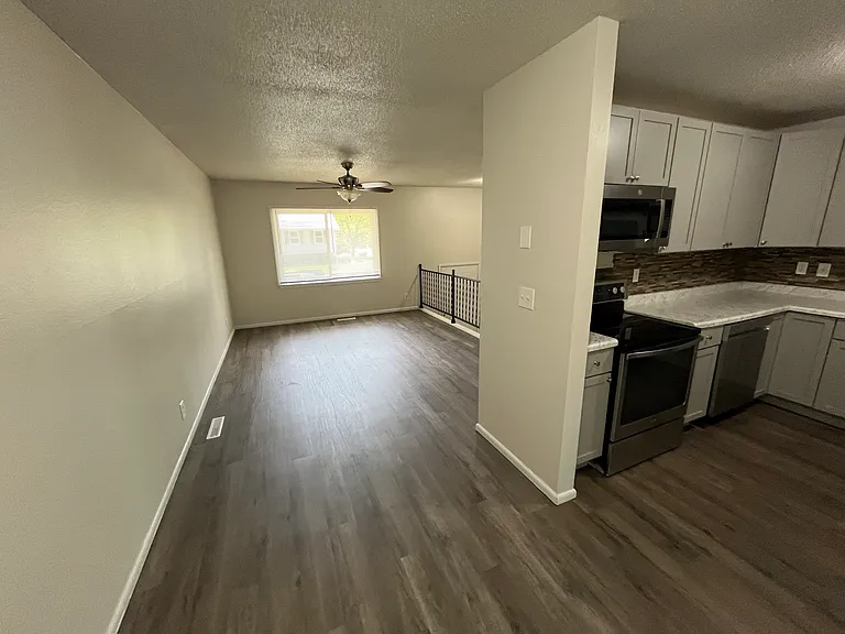 24 Regal Ln — Photo 5